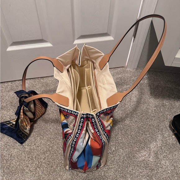 Tory Burch Ella tote - compass design pristine condition - Picture 3 of 6